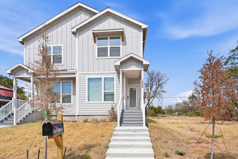 1059 E OLEANDER ST FORT WORTH, TX 76104